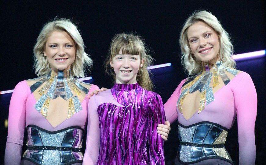 Bei der Show Anfang 2019 in Dresden stand Alex Gahrig (mitte) vom Dresdner Eislaufclub mit Valentina und Cheyenne Pahde auf dem Eis. Foto: Büttner