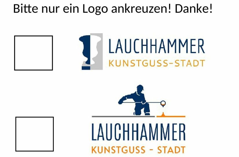 Abstimmzettel für ein neues Stadtlogo stehen an den Mitmachboxen bereit.