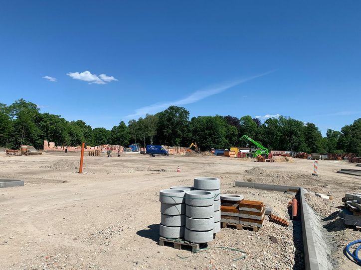 Die Arbeiten für das »Malxe-Center« sind im vollen Gange. Bis zum nächsten Jahr wird hier das neue Peitzer Einkaufszentrum entstehen. Foto: Mathias Ewest