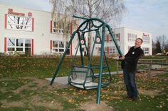 Niemand hat die Pflicht, einen Spielplatz zu bauen, wir haben es uns zur Aufgabe gemacht!