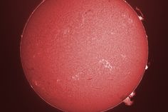 Mit einem Sonnenteleskop können Details sichtbar gemacht werden, die mit normalen Fernrohren nicht zu beobachten sind.