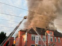 Das Feuer hat die Hoffnung des Stadtteils einer Sanierung zum Bürgerzentrum zerstört. Dabei hat die Bürgerinitiative immer wieder auf den Zustand und auch unliebsame Besucher hingewiesen.