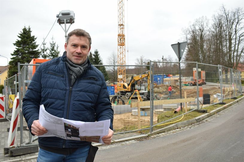 Der Geschäftsführer der »Schiebocker« Fleischverarbeitungsgesellschaft, Jens Mühmelt, erweitert sein Unternehmen mit einem Bistro und einer Filiale in Neukirch/Lausitz.