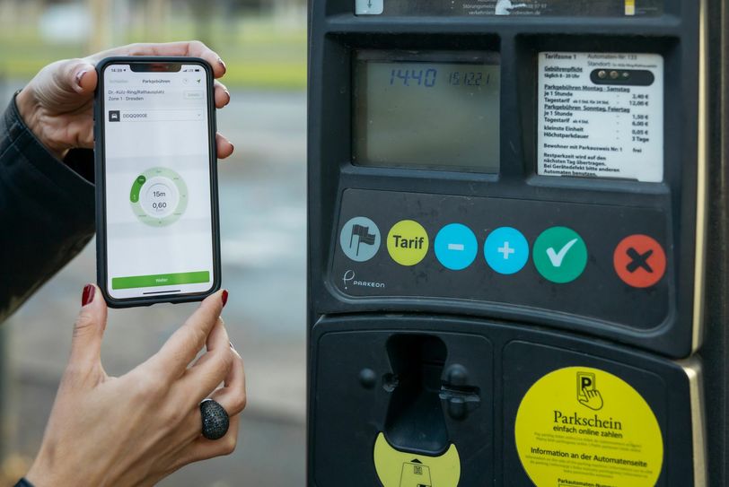 Kleingeldsuche adé: Klicken und bezahlen geht bequem mit der PayByPhone-App. Foto: Killig