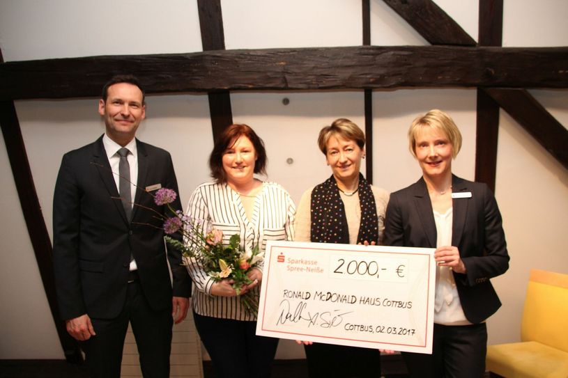 Im Elternhaus der Ronald McDonald-Kinderhilfe Cottbus sollen mit 2.000 Euro neue Terrassen-Sitzmöbel und ein Sonnenschirm angeschafft werden. Foto: jho