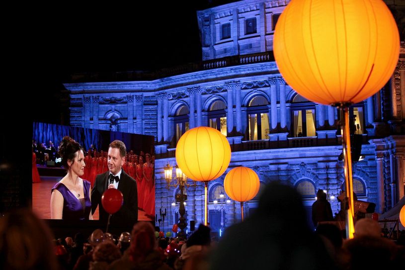 SemperOpenAirBall auf dem Theaterplatz vor der Semperoper. Foto: D. Förster