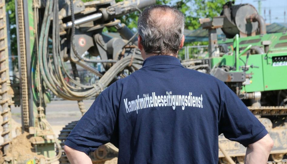 Bei Bauarbeiten in der Gubener Straße in Forst wurde eine 100-Kilo-Fliegerbombe gefunden. Durch den Kampfmittelbeseitigungsdienst des Landes soll diese am Mittwoch entschärft oder gesprengt werden. Das bedeutet, mehr als 2.000 Personen müssen aus dem Sperrkreis evakuiert werden. Foto: jho