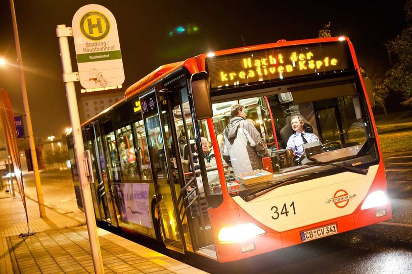 Die Shuttlebusse werden auch dieses Jahr von Cottbusverkehr bereitgestellt und bringen die Nachtschwärmer sicher von A nach B. Foto: Agentur