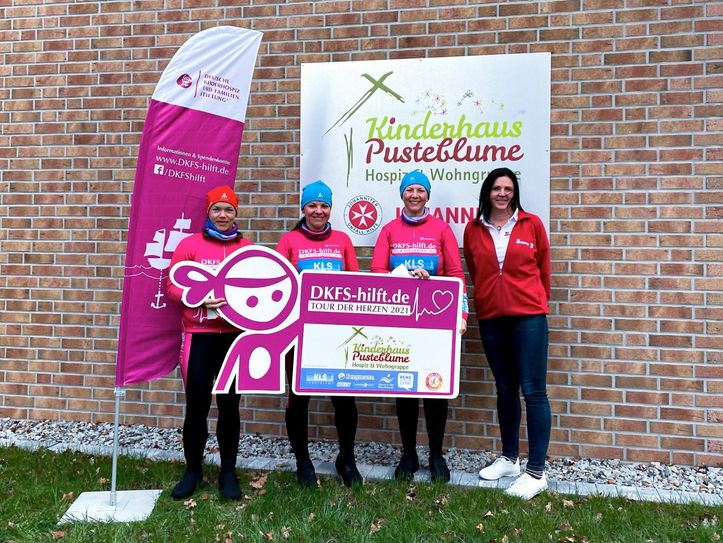 Susanne Mund, Annette Quittenbaum und Daniela Kurzke mit Daniela Konzack, der Einrichtungsleiterin des Kinderhauses Pusteblume (v.l.n.r.). Foto: Daniel Voigt