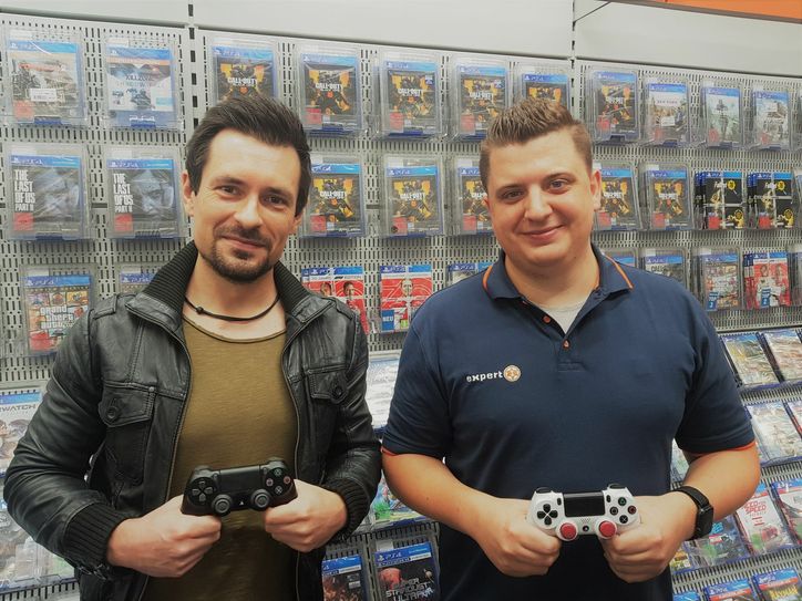 Robert Seidel und Michel Holtzheuer freuen sich auf den Start der neuen Gaming-Liga in der Hafenstube. Foto: SKZ Telux