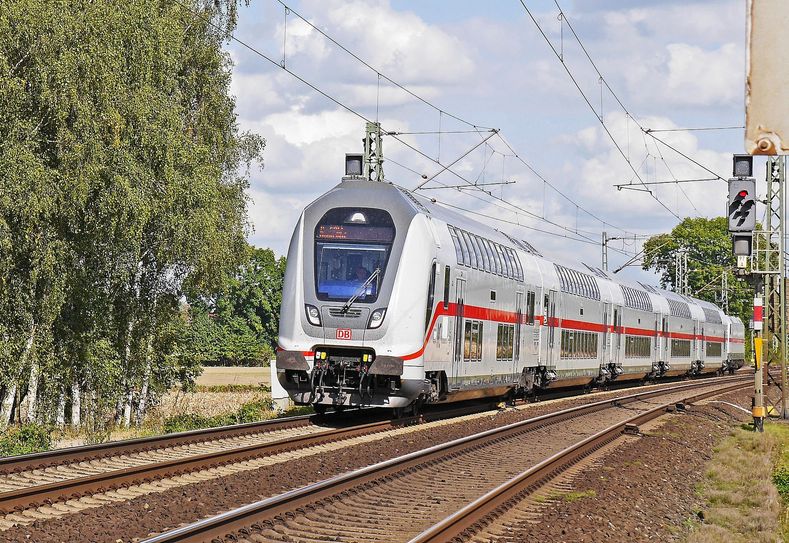 Symbolbild. Der Freistaat übernimmt eine hohe Bürgschaftssumme für die Bombardier Transportion GmbH. Foto: Erich Westendarp/pixabay