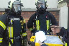 Lagebesprechung im Einsatz bei Feralpi. Foto: pm