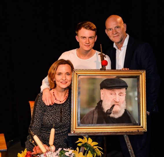 v.l.n.r Josephine Hoppe (Tochter), Oscar Hoppe (Enkel), Dirk Neumann (Schwiegersohn Hoppes). Foto: Matthias Wehnert