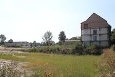 Noch ist das Eschebach-Areal in Radeberg eine Industriebrache, aber schon bald soll hier an Spitzentechnologie gearbeitet werden.