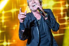 Matthias Reim rockt die Bühne und die Herzen! Mit seinen Hits sorgt er für Gänsehaut und unvergessliche Momente.
