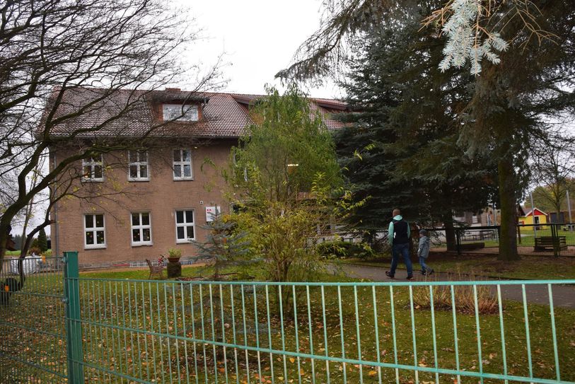 Beim Reichenbacher Kindergarten (im Bild) sind Sanierungsarbeiten geplant. Andere Kitas im Kreis Görlitz mussten zum Jahresende schließen.