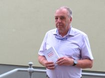 Der Dresdner Autor Wolfgang Wiedland hat einen bewegenden Roman über zwei Kamenzer Brüder geschrieben.