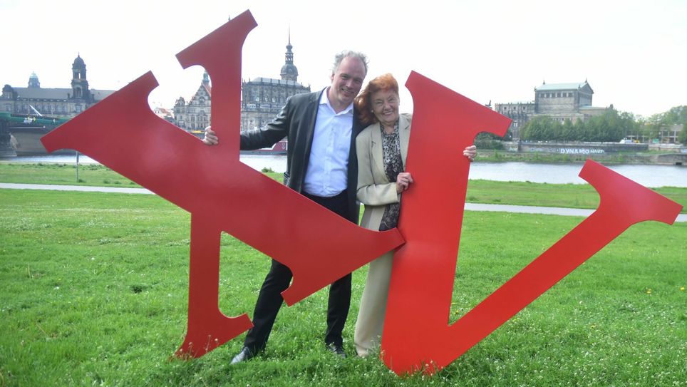 André Sarrasani und seine Mutter Ingrid Stosch-Sarrasani sehen der Jubiläumsshow mit großer Erwartung entgegen. Foto: Schiller