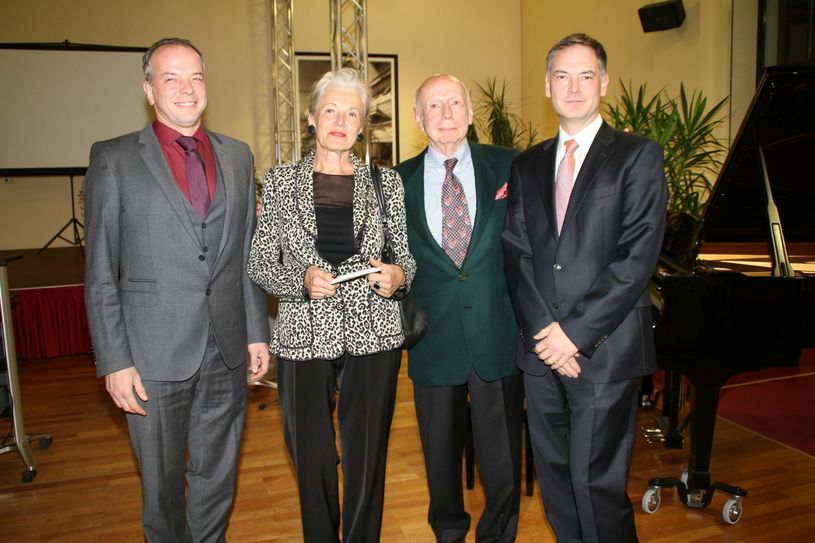 Hans-Volker Ruppel - hier mit Gattin und den Söhnen Alexander (r.) und Christian.