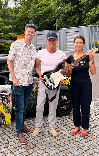 Im Mai 2024 traf Kujau auf dem Dresdner Messegelände den britischen Musiker Sting, der dort auftrat. Bei dem Treff war auch Kloppocar-Managerin Mandy dabei.