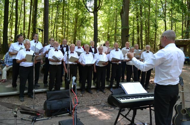 Der Männerchor Poisental in Aktion.