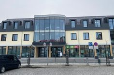 Das sanierte Bürgerhaus am Spremberger Markt beherbergt einen Teil der Stadtverwaltung, die Stadt & Tourist Information sowie - ab Freitag - die Bäckerei Sternenbäck.