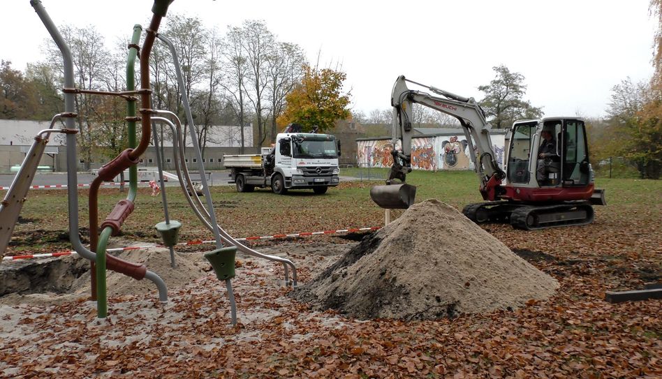Der Baustart für den Spielplatz am Skateplatz in Lauchhammer ist erfolgt.