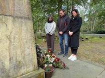 Auf dem Südfriedhof ist anlässlich des Kriegsendes vor 80 Jahren und des Tages der Befreiung der Opfer gedacht worden.