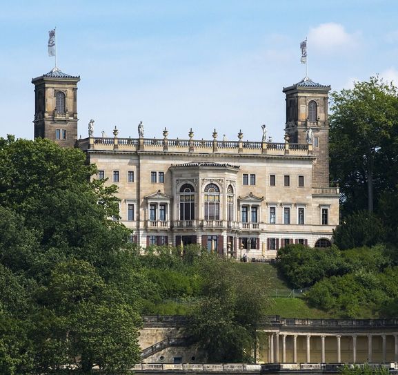 Das Schloss Albrechtsberg soll samt Römischem Bad saniert werden.