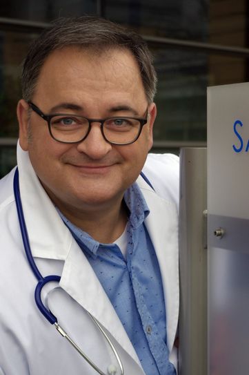 Seinen  erlernten Beruf konnte Michael Trischan vor der Kamera ausüben«.                                            Foto:  Johanna Thiele