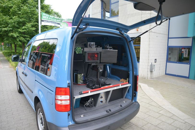 Bekannt und berüchtigt im Stadtgebiet: Der blaue Caddy vom Ordnungsamt. Foto: Archiv/msc