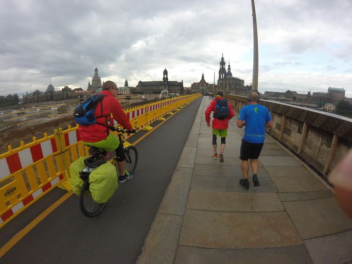 Die vier unterwegs in Dresden. Foto: privat
