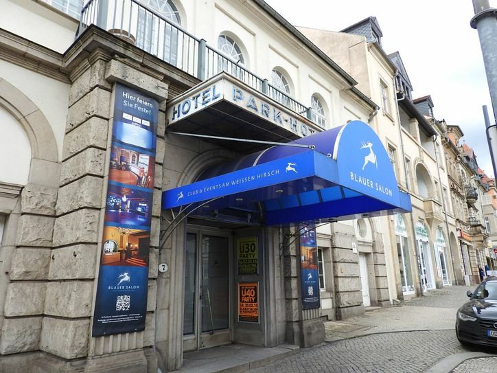Eingang zum Blauen Salon
