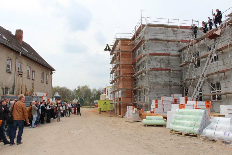 Für den Neubau der Kinder- und Jugendpsychiatrie in der Logenstraße in Lübben wurde jetzt Richtfest gefeiert. Foto: sts