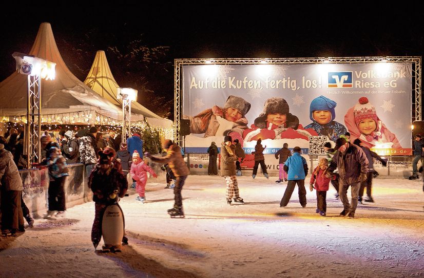 Die Eisbahn zur Klosterweihnacht bekommt dauerhafte Curling-Strecke.