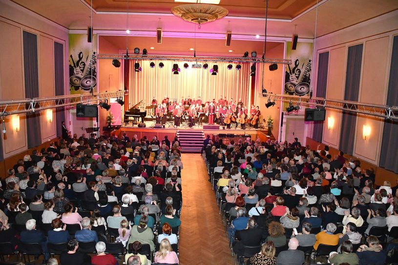 Rund 500 Gäste erlebten ein mitreißendes Neujahrskonzert zu Jahresbeginn im Kulturhaus Plessa.