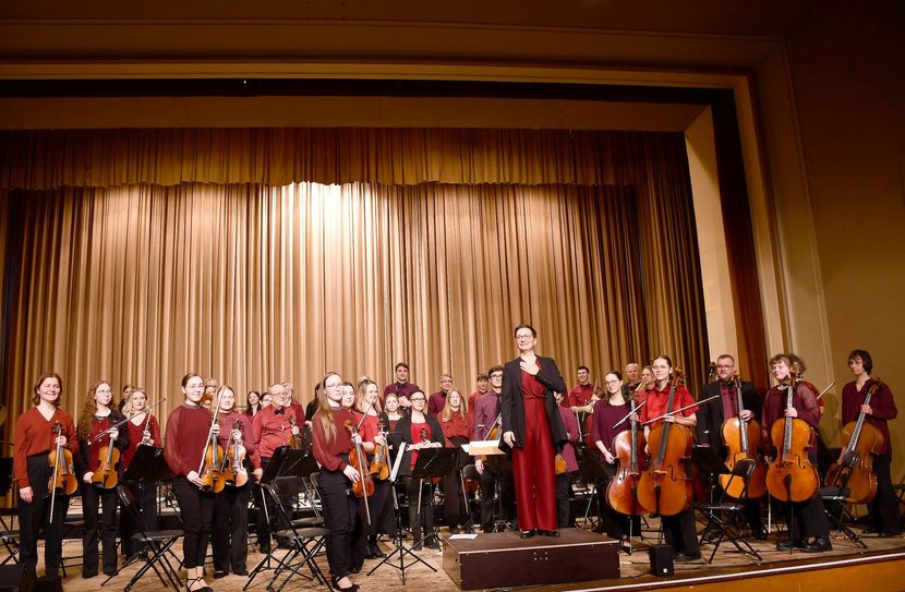 Der große Saal im Kulturhaus Plessa mit seiner langjährigen und vielseitigen Veranstaltungshistorie bot diesmal den perfekten Rahmen für das rund 90 Minuten lange Programm beim Neujahrskonzert.