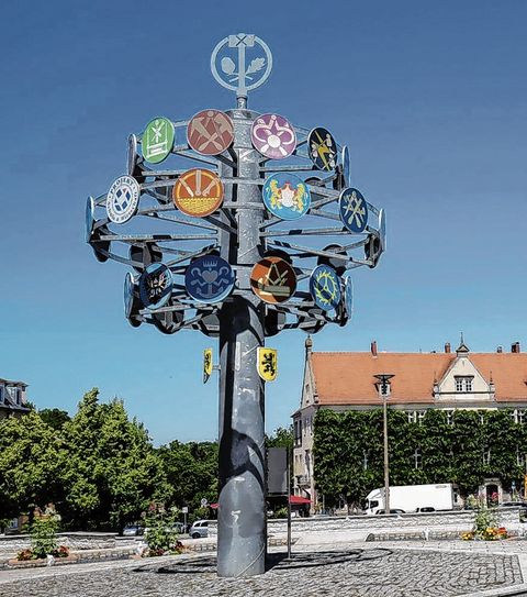 Auch der Zunftbaum ist 2004 auf Initiative von Außen entstanden. Die Kreishandwerkerschaft und der HGV hatten die Idee. Foto: Farrar