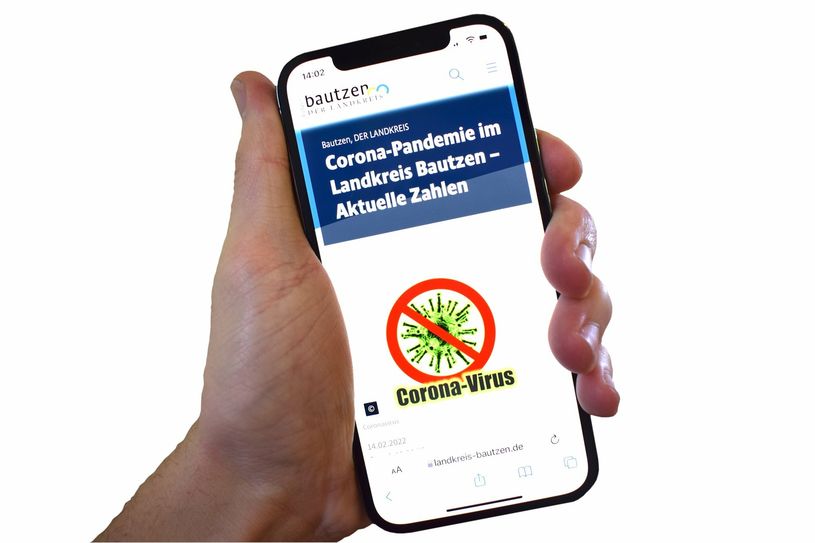 Der Landkreis Bautzengeht den digitalen Weg in der Pande-miebekämpfung: Angefangen von einer informativen Website bis hin zur Einführung der Corona-SMS zur Kontakt-nachverfolgung.