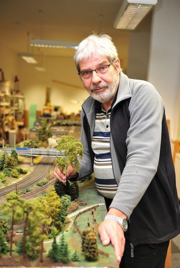 Dr. Lothar Sickora war Gründungsmitglied des Lausitzer Modelleisenbahnvereins. Foto: Peter Aswendt