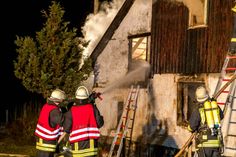 Die letzten Glutnester hat die Feuerwehr mittlerweile gelöscht.   Foto: M. Förster