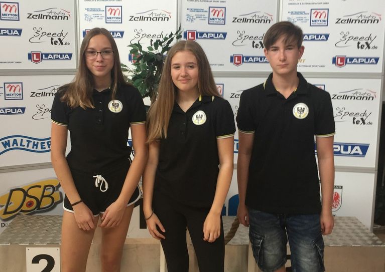 Sara Starik, Marie Blasek (Mitte) und Johann Jansen waren beim Berlin Cup erfolgreich. Foto: Verein