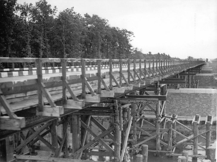 Bau der Kiekebuscher Autobahnbrücke über die Spree 1939, Foto: Stadtgeschichtliche Sammlungen Cottbus