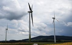 Blick zum Naturschutzgebiet Rotstein vom Windfeld an der B6.
