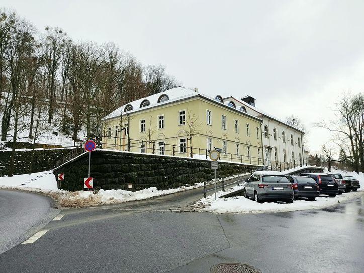 Das »Hanno« an der Hohen Straße 1 in Pirna soll nach Willen des Stadtrates nun zum Verkauf freigegeben werden.                                                                                                                                                                                 Foto: A. Liebscher
