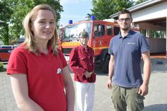 Theresa Schäl von der Feuerwehrkapelle, Dieter Damme (Mitte) von der Alters- und Ehrenabteilung sowie Tobias Weigelt vom Jugendclub sind vorbereitet auf das Festwochenende in Frankenthal.