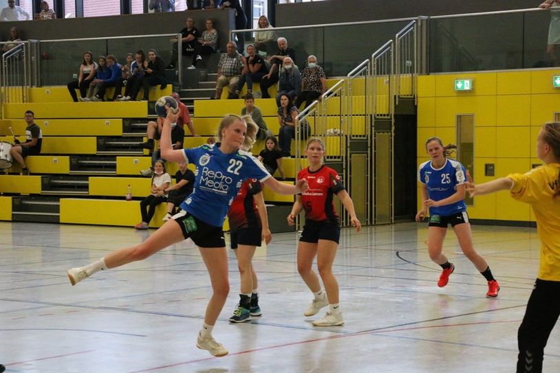 Die B-Jugend des HC Rödertal hat sich am vergangenen Wochenende für die neu gebildete Regionalliga Nord-Ost qualifiziert. Ein toller Erfolg, der vielleicht auch andere Kinder und Jugendliche motiviert, Handball zu spielen. Beim Sommercamp des HCR können sie an ihren Techniken feilen. Foto: Harald Seifert