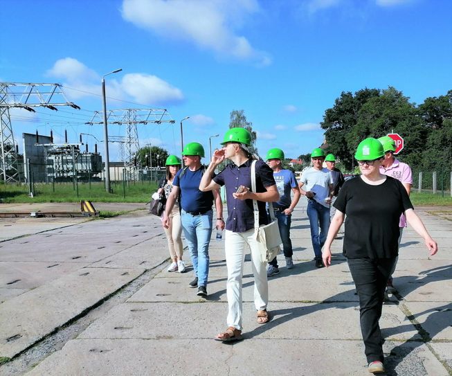 Polnische Selbstständige beziehungsweise Ausbildungsverantwortliche aus der Baubranche während