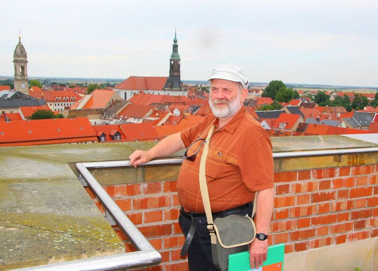 Das alles ist Stadtgeschichtenerzähler Klaus Hammerlik. Foto: Privat, Farrar