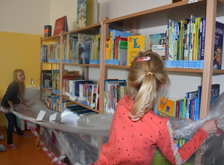 Seit 16.. Oktober hat auch die GS Schönfeld eine eigene Schulbibliothek. Foto: Städt. Bibliotheken